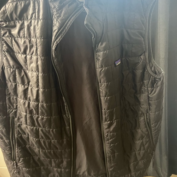 Patagonia Vest - Picture 1 of 3